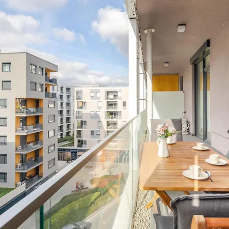 Apartament Balcony - - Large - Modern