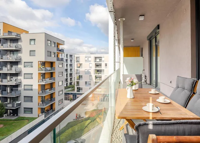Апартаменты Balcony - - Large - Modern