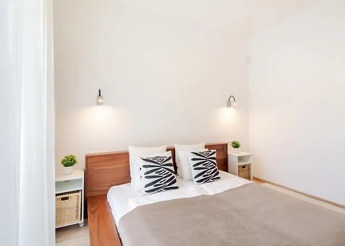 Apartman Balcony - - Large - Modern