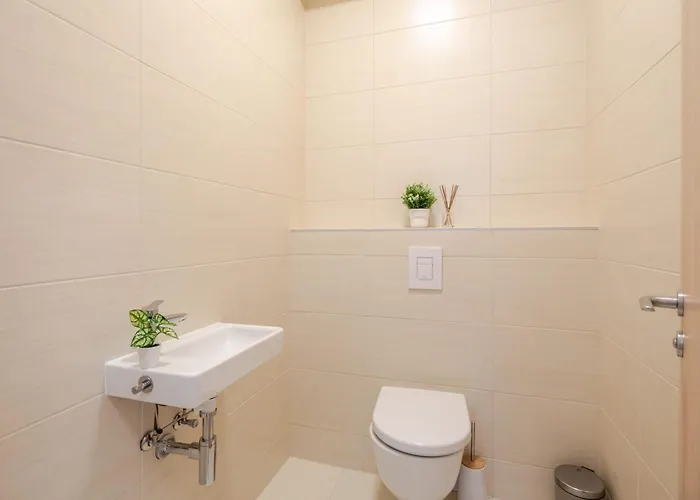 Balcony - - Large - Modern Appartement Budapest