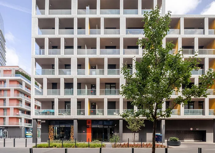 Balcony - - Large - Modern Appartement *